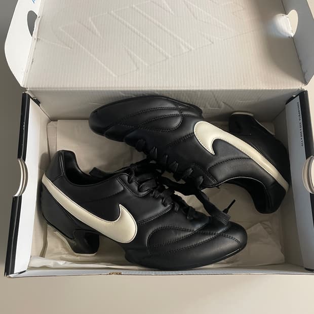 나이키 x 꼼데가르송 프리미어 힐 스니커즈 250