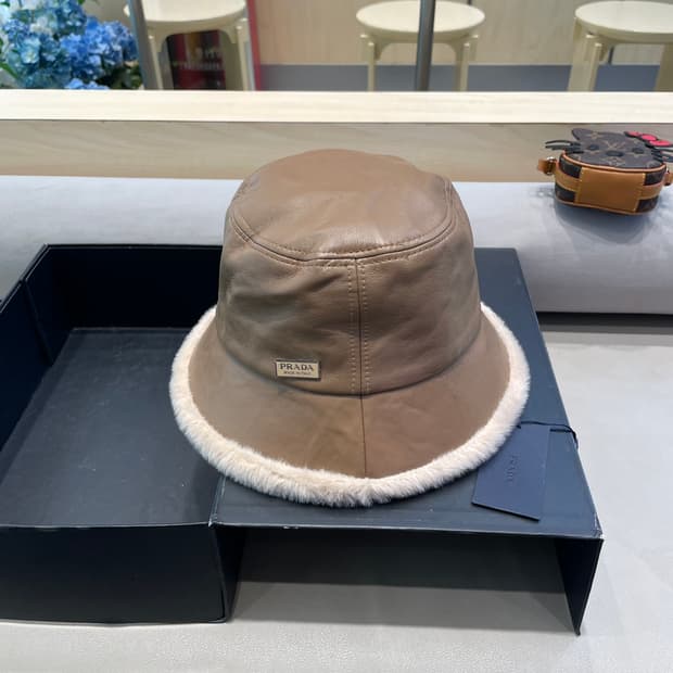프라다 가을 겨울 모자
