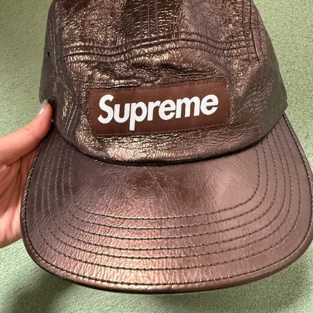 슈프림 캠프캡 가죽 (여성용size)