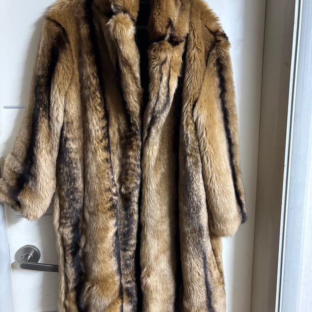 앤아더 스토리즈 퍼코트 40사이즈