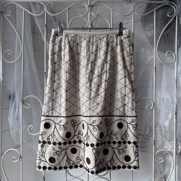 Beaded Stitch Linen Skirt 0365