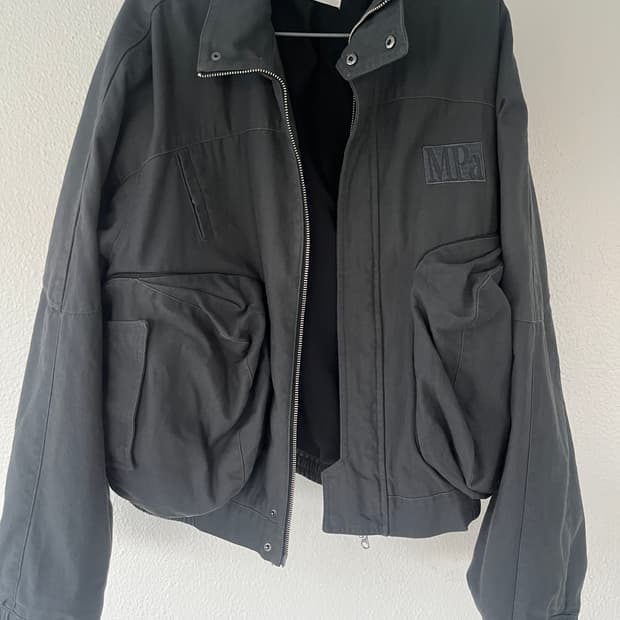 플라스틱 프로덕트 자켓 팔아요!