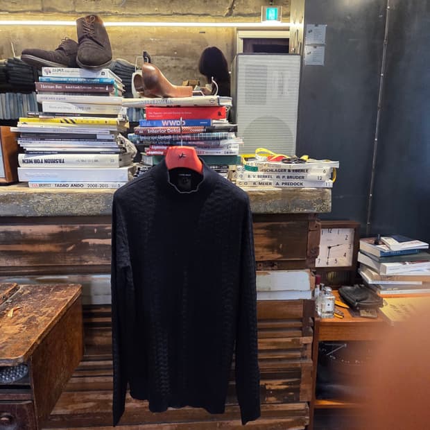 조르지오 아르마니 모호크넥니트