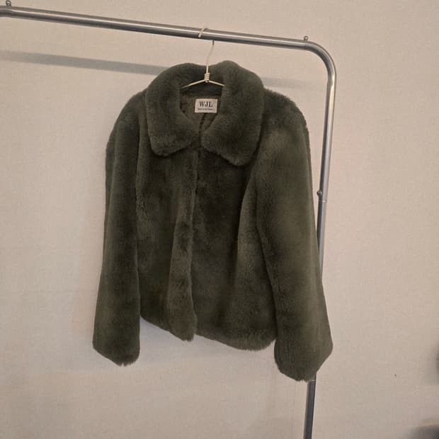 올리브그린 카키 퍼자켓