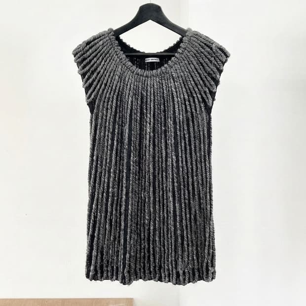 이세이 미야케 스웨터 매쉬 베스트