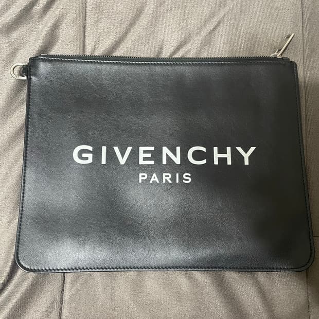 지방시 클러치백