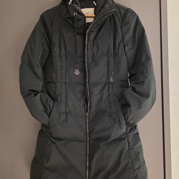 몽클레어 여성 롱패딩 사이즈1. M사이즈 44~55