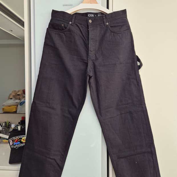 COS 코스 남성 릴랙스드 스트레이트 미드라이즈 블랙 31사이즈