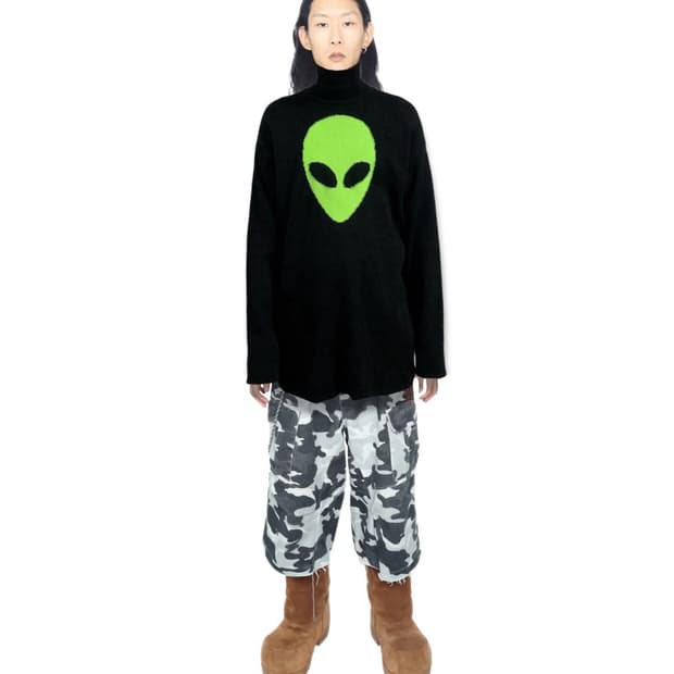 발렌시아가 에일리언 하이넥 니트 울 스웨터