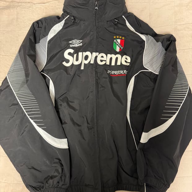 슈프림x엄브로 바람막이