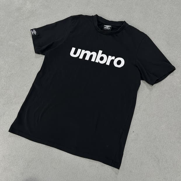 엄브로 블랙 로고 반팔 티셔츠 s