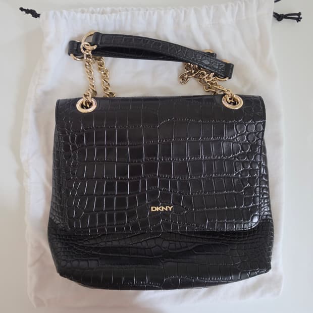 DKNY 가죽체인백 블랙