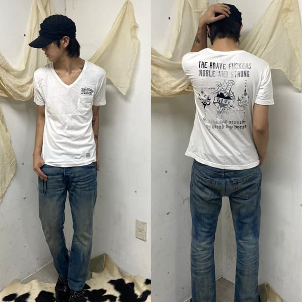 [Stooge&co]V-Neck Back embroidery Slim F
