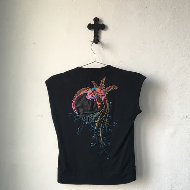 Back oriental needle work point top