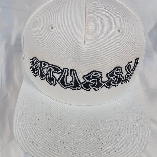 Stussy X Wes Humpton 스냅백