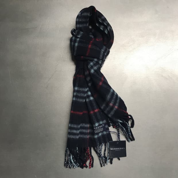 버버리 정품 캐시미어 머플러 네이비 새상품