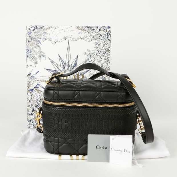 디올 베니티 블랙