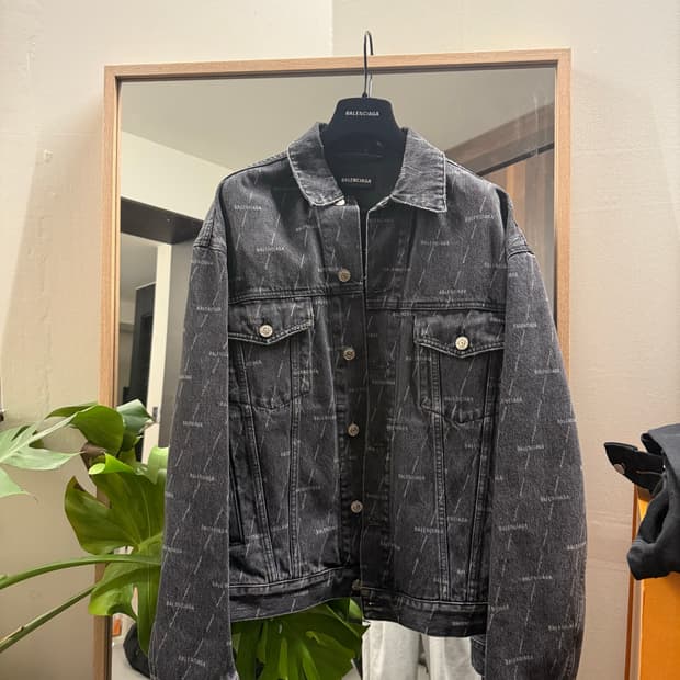 발렌시아가 청자켓 