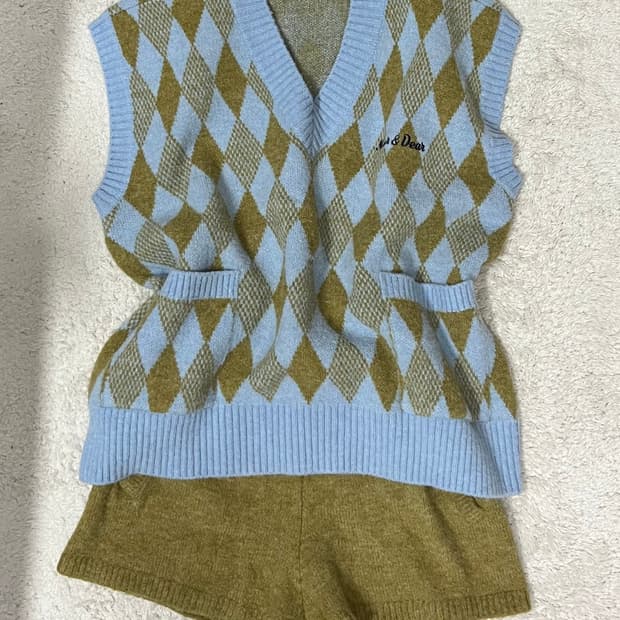 near&dear Diamond knit vest & shorts set