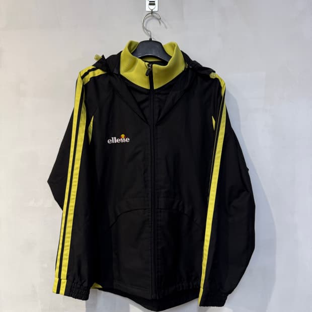 ellesse 블랙 바람막이