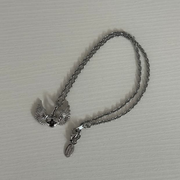비비안웨스트우드 날개 목걸이