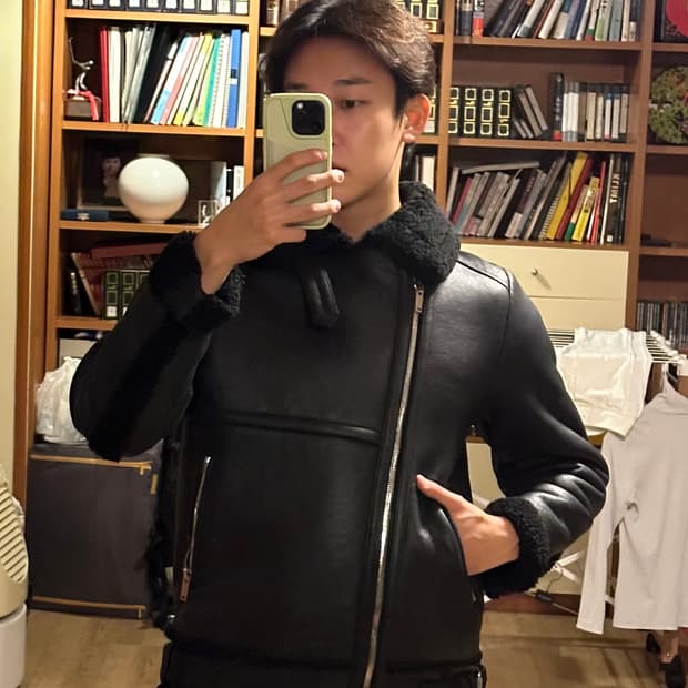 산드로 블랙 무스탕 양가죽