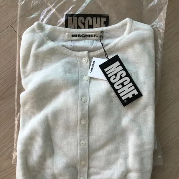 미스치프 클랍드 가디건 아이보리