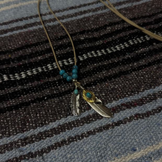 네이티브 아메리칸 페더 목걸이 팝니다