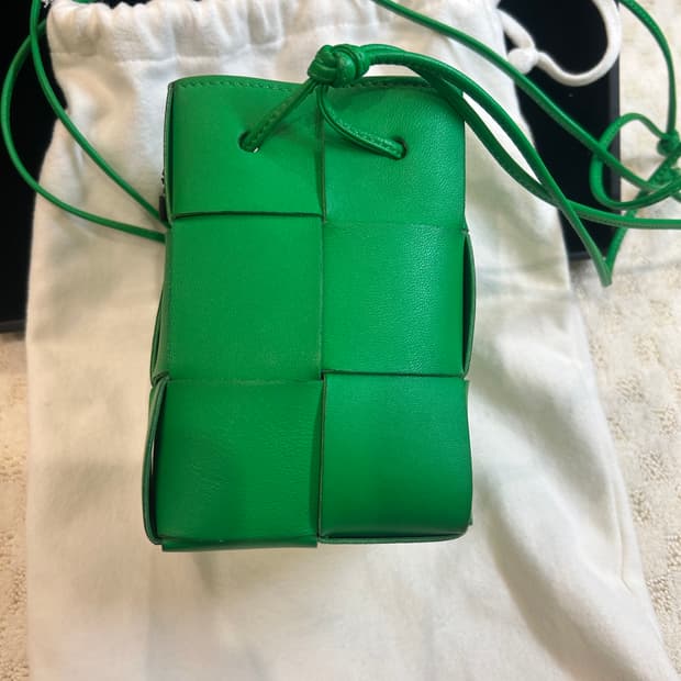 [정품/중고] 보테가 베네타 버킷백 미니