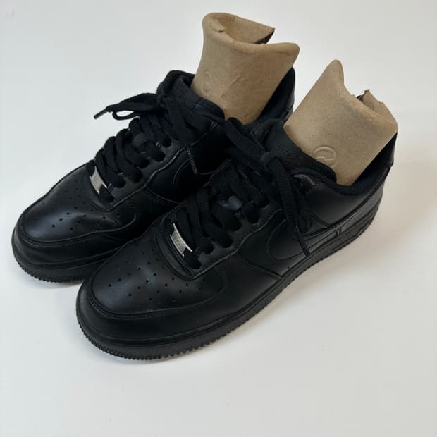 나이키 에어포스1로우 트리플블랙 265