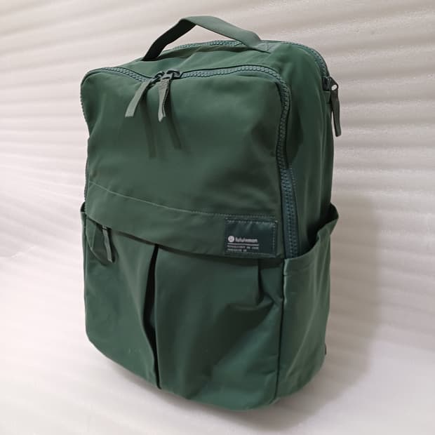 정품 룰루레몬 에브리데이 백팩 가방 가볍고 노트북수납 사랑봉봉
