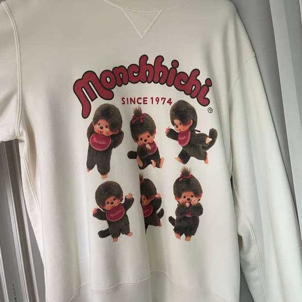 (미착용 새상품) 일본 유니클로 직구 몬치치 맨투맨