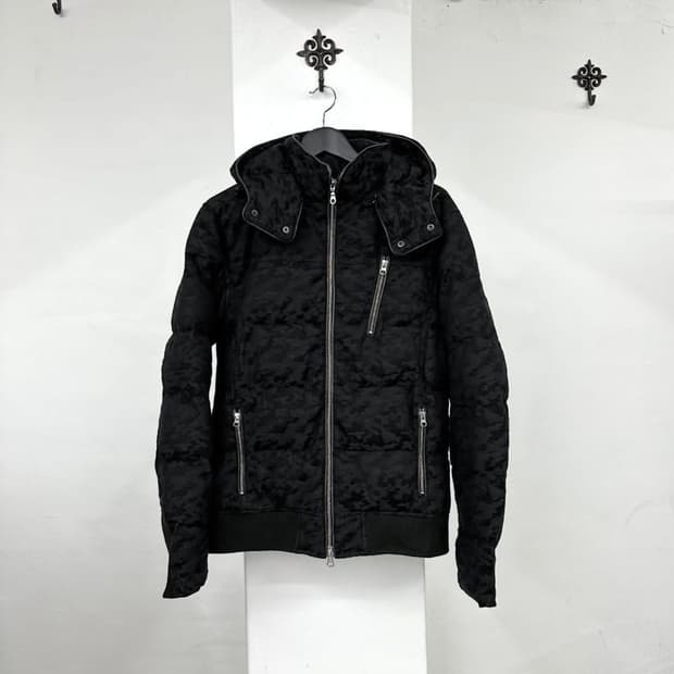 Moussy camo pattern down jacket