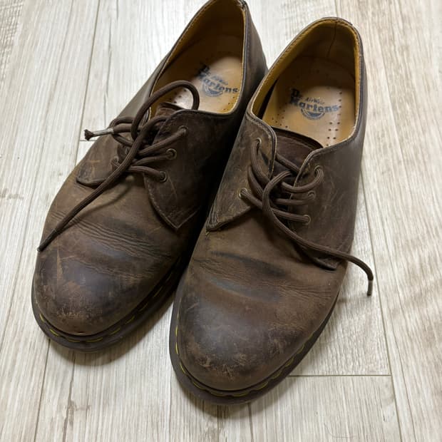 닥터마틴 1461 3홀 크레이지홀스 270