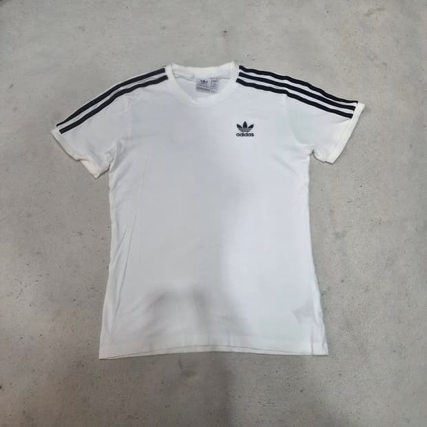아디다스 티셔츠L