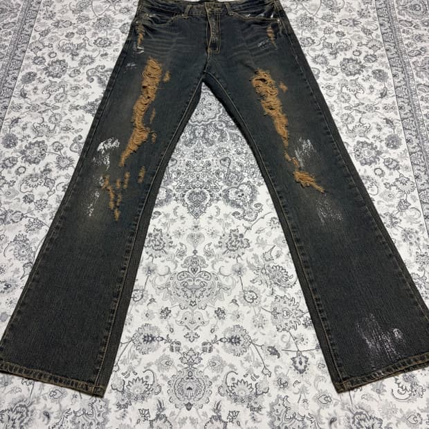 wax detail distressed jeans