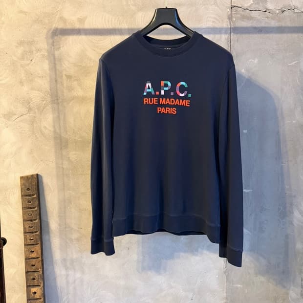 아페쎄 그래픽 맨투맨 100