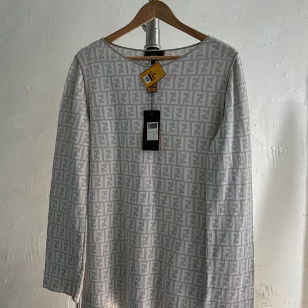 (새상품)Fendi 펜디 그레이 FF 모노그램 로고 슬리브 니트