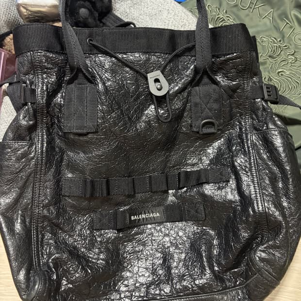 발렌시아가 아미 램스킨 토트백