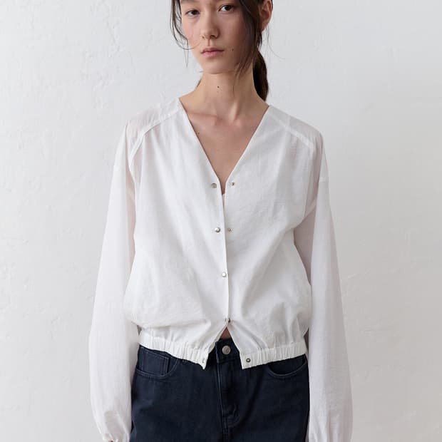 어그스트 ugst sheer no-collar jumper (white)