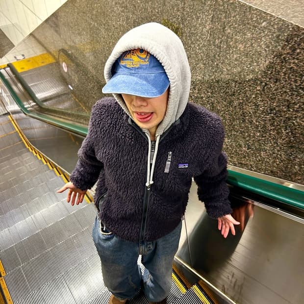 파타고니아 딥파일 가디건 플럼