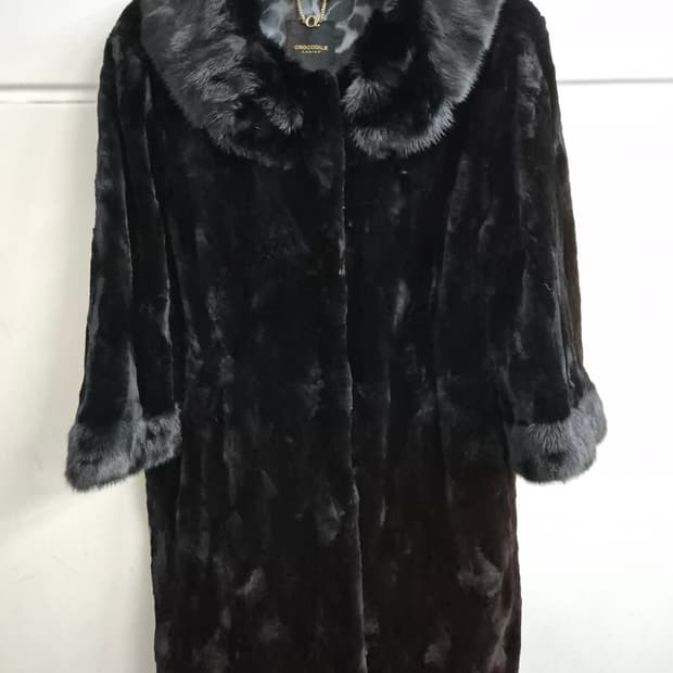 크로커다일 블랙 색상 밍크 코트(100/L)