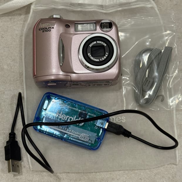 니콘 쿨픽스 2100 민트급
