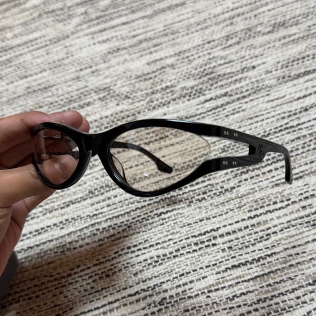 어배러필링 안경