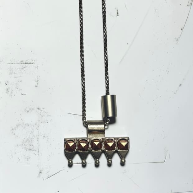 Spike pendant necklace