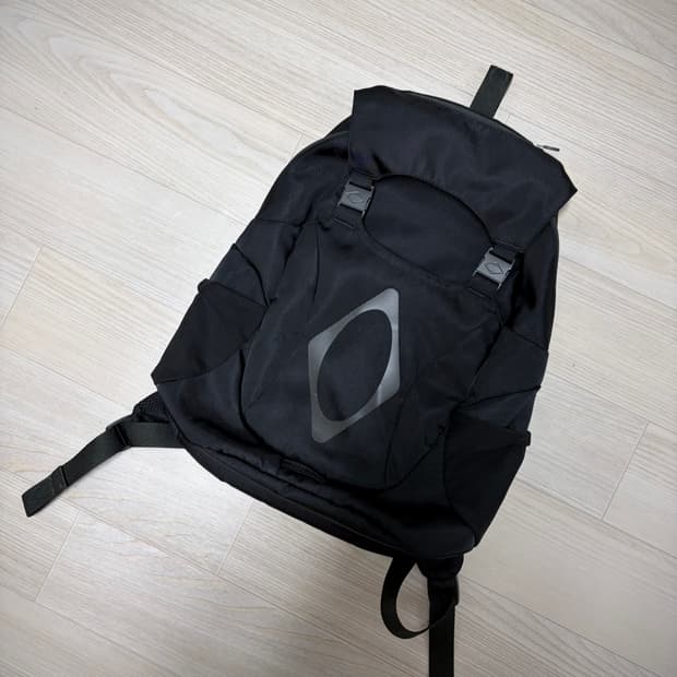 미스치프 버클 백팩