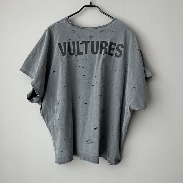 이지 벌쳐스 디스트레스트 티셔츠