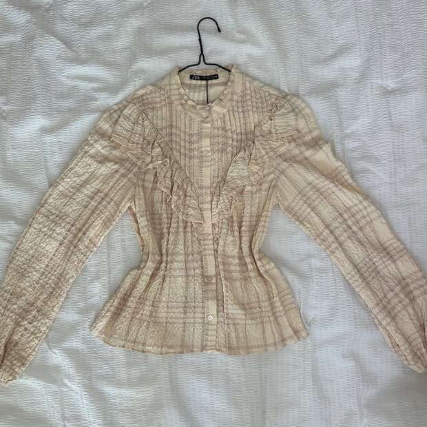 Zara ruffle blouse