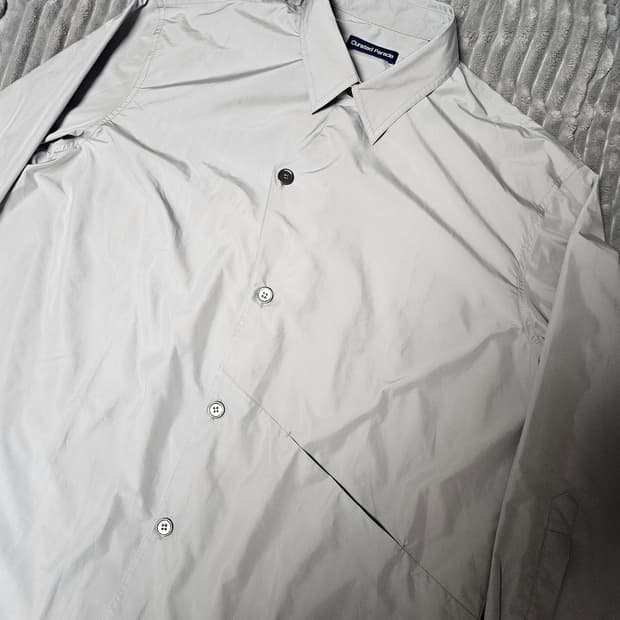 [48] 큐레이티드 퍼레이드 아일랜드 롱 슬리브 셔츠