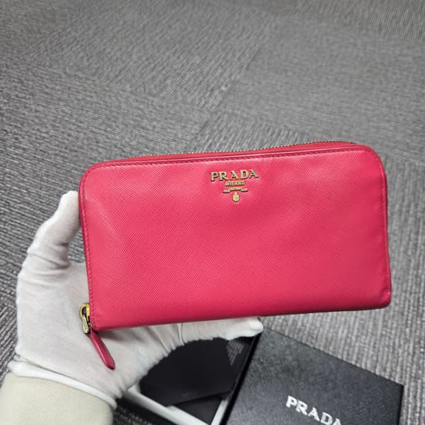 [특가][정품] 프라다 사피아노 지퍼돌이 장지갑